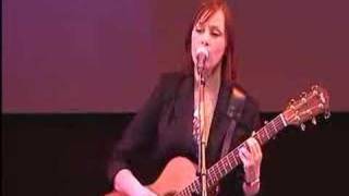 Suzanne Vega quotLukaquot Live [upl. by Cirdec]